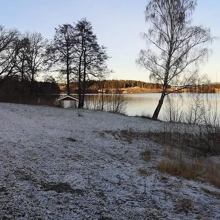 Idyllisk Vestlandsfolelse Ved Eikeren
